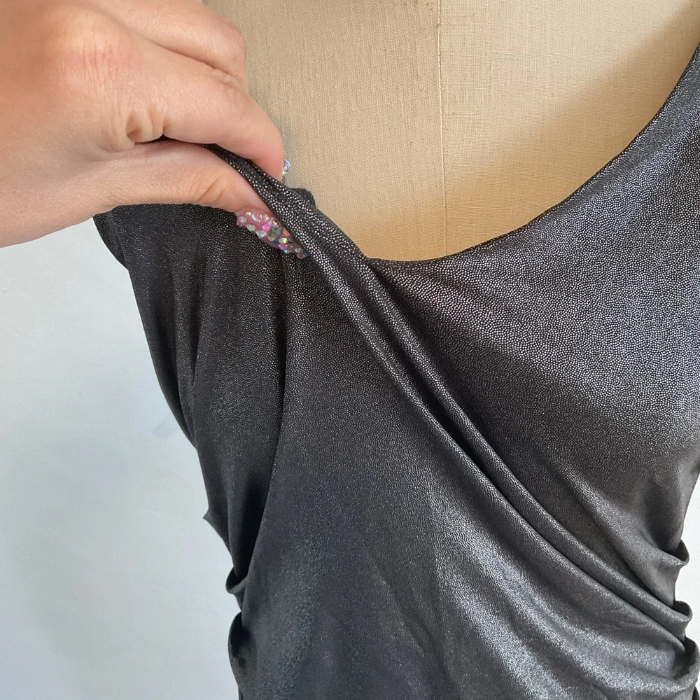 Metallic Ruched DRESS body con - Picture 3 of 9